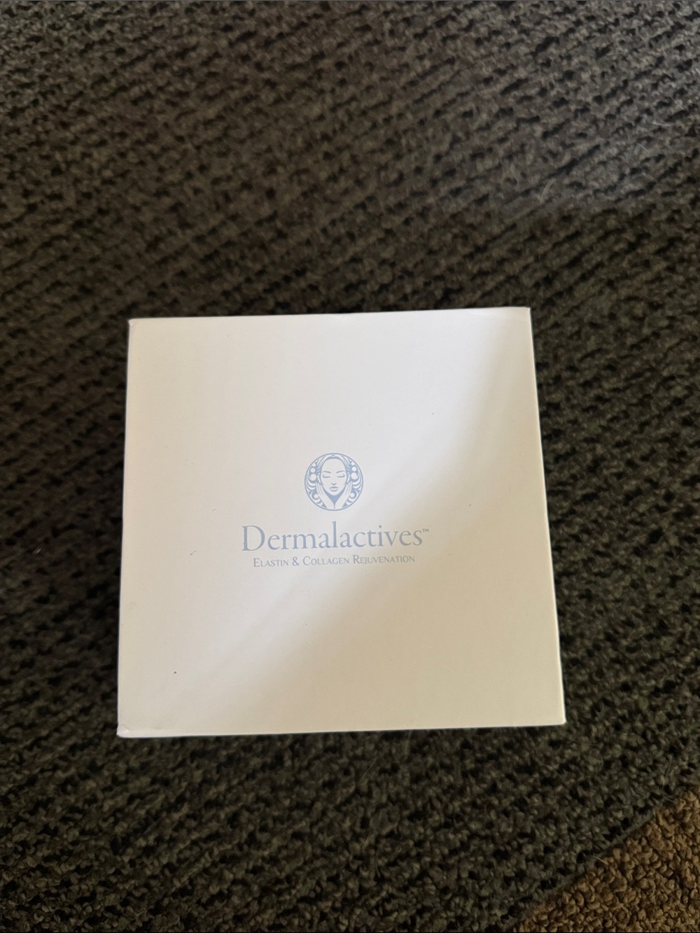 Dermalactives Hydrating Moisturizer — White